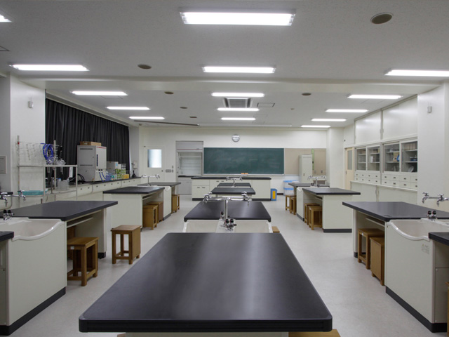 化学実験室（2F）